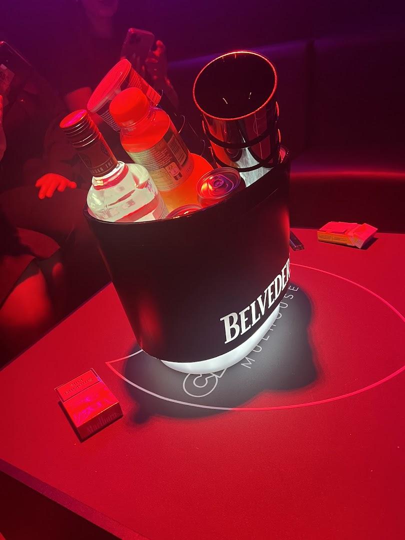 Club 1900 - Photo 3